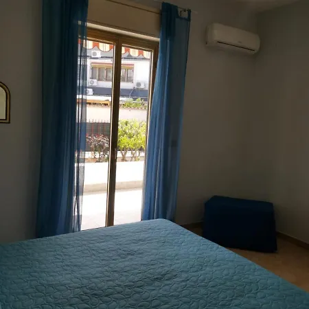 Antigone Holiday House Nyaraló Mondello